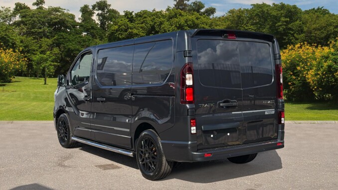 Renault Trafic Swb Diesel SL30 Blue dCi 170 Graphite Edition Van EAG9 - Image 2